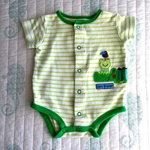 Carter’s baby boy bodysuit frogs and gator
